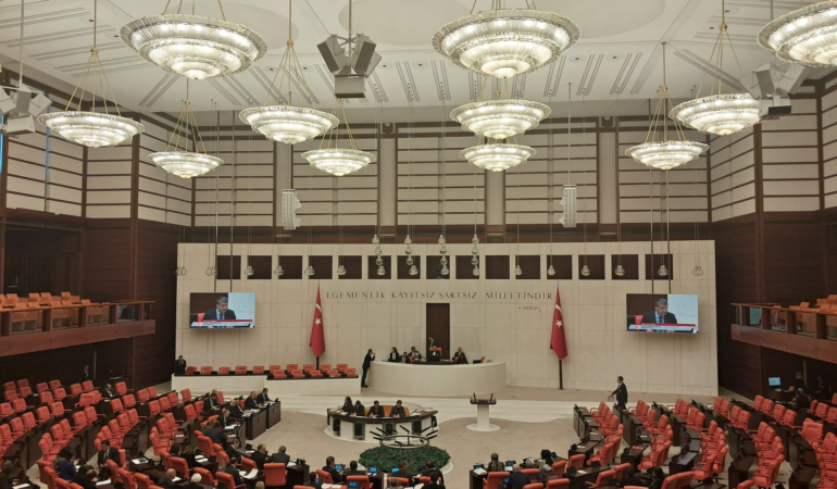 İYİ Parti’nin “polis intiharları araştırılsın” önerisi AK Parti ve MHP oylarıyla reddedildi… CHP’li Bakan: Devleti için canını veren polisin kendi devletinden umudu yok